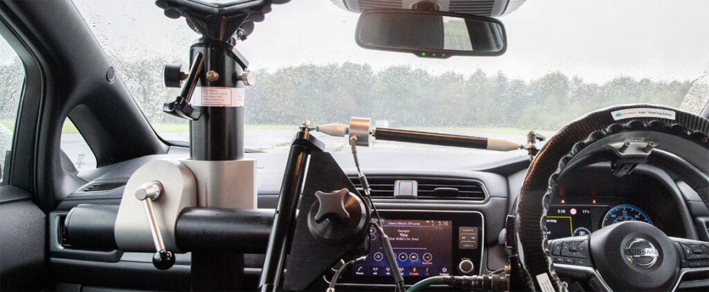 トランスデューサーマウントストラット | AB Dynamics